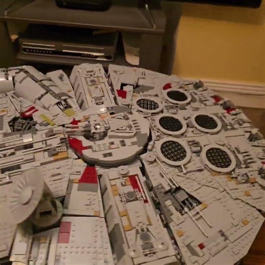 The UCS Millennium Falcon 🛸One of the coolest looking LEGO sets ever made but
