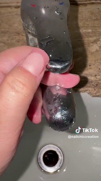 #nailtutorial #nailart #solidgelglue #pressonnails #nails #nailgelglue #diynails #gelextensions #nailtips #nailapplication #naildesign #nailglue #nailsartvideos #nailtech @marytonnailus