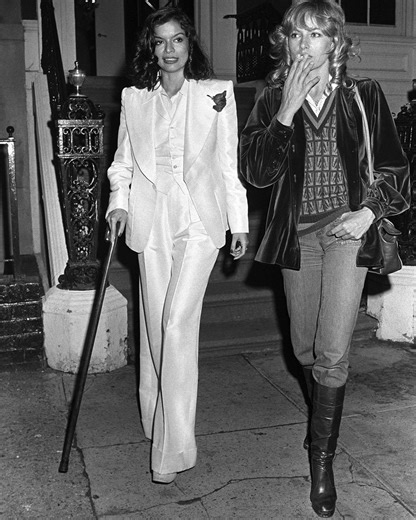 1stDibs on Instagram: "The annual Met Gala was held in NYC this past Monday and the red carpet was awash with bold choices. The theme was Superfine: Tailoring Black Style, and there was a wide array of looks that held an overall common theme — sharp tailoring. From Colman Domingo's show-stopping blue cape to Rihanna's pin stripe number, there was much to behold. Watch @1stdibs’ fashion expert @johnmvilla break it all down."