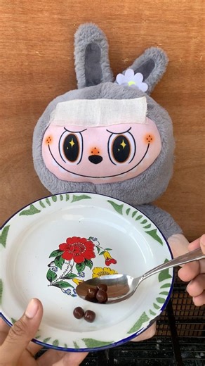 Help !!!! Monster Labubu sick asking candy 🍭 #컨셉 #인형계 #감기 #toys #쇼츠