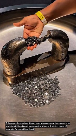 Mind-Blowing Magnetic Sculpture Display! Satisfying Metal Beads & Powerful Neodym Magnet Experiment