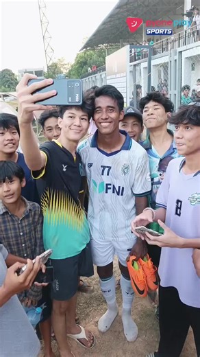 သီဟဒီပ မှာ မြင်တွေ့ရတဲ့ ပရိသတ်တွေ နဲ့ မောင်မောင်လွင် #myanmar #MNL #myanmarplayer #myanmarfootball #football #audience #sports #views #MRTV4 #CHANNEL7 #PyonePlaySports #maungmaunglwin #yangonunited #tiktokviral #foryou #fyppppppppppppppppppppppp