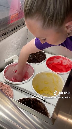 Our sampler is the PERFECT way to try something new🤩 📍Burlington, WI 📍Wilmot, WI #familybusiness #fyp #foryoupage #smallbusiness #gourmetpopcorn #burlingtonwisconsin #hansensicecreamparlor #wisconsin #valentinesday #icecreamday