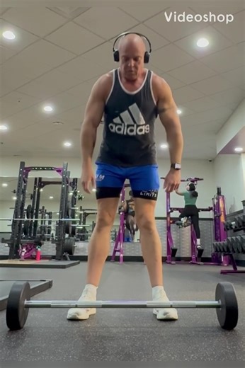 Today’s workout: Biceps (still being careful for my torn tendon) and Core