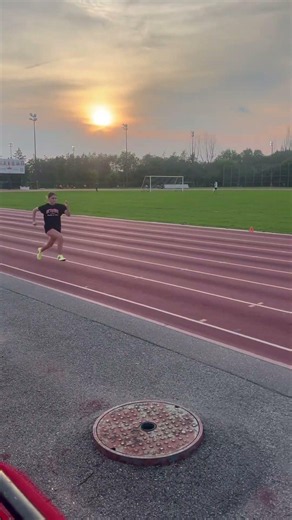 Trying Out Her NEW New Balance Sprint Spikes. She Was COOKING! 🔥🏃‍♀️ #TrackAndField #sprinting