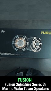 📣 Unboxing the Fusion Signature Series 3i Marine Wake Tower Speaker! 🛥️🔊 Water sports enthusiasts, get ready for an unbeatable audio experience! 🎶 The Fusion Signature Series 3i Marine Wake Tower Speaker is specially designed for marine environments, delivering powerful sound with an IP65 waterproof rating so you can enjoy high-quality music even on the water. ✨ 🔥 Key Features: Rich Bass & Clear Highs: Perfectly captures every beat, whether it’s party music or the sound of waves. RGB Multi-