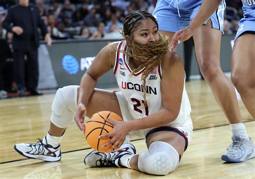 UConn women advance to 30th Elite Eight with win over UNC: Highlights