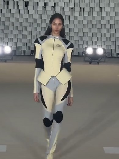 Yasmin Wijnaldum: Off-White Runway Model Highlights