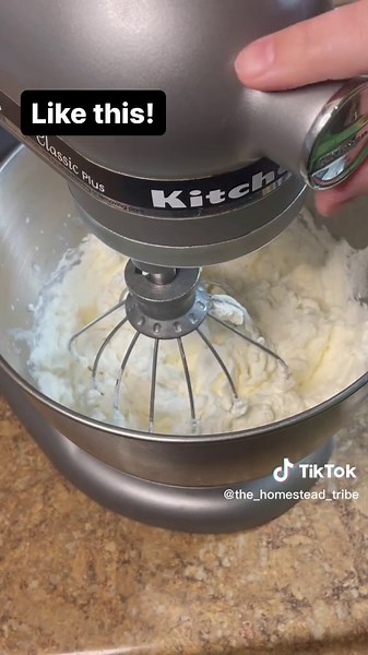 Homemade Whipped Cream Recipe: Easy, Rich, and Creamy