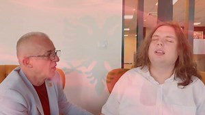 Urime Festa e Flamurit 🇦🇱❤️ Halil Kastrati: Sot e kënduam ‘Mora fjalë’ bashkë me Uwejsin, jo me sy, por me zemër që sheh më thellë se gjithçka❤️ | Kaçaniku ME Rrethinë