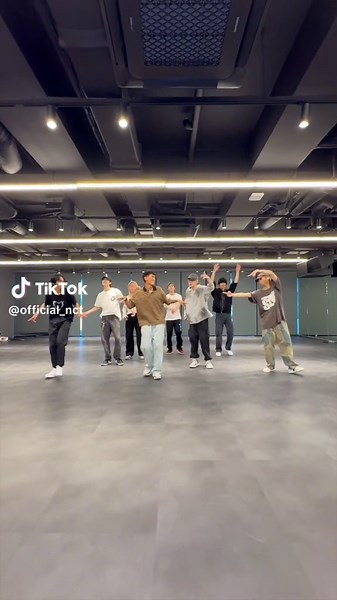 Renjun and Haechan's New Music Performance with Keone Madrid at NCT DREAM Concert