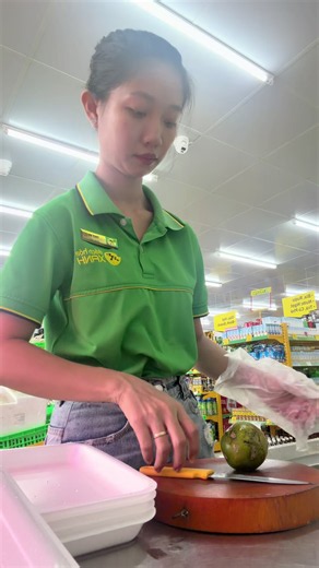 Một buổi sáng như mọi ngày tại Bách Hoá Xanh