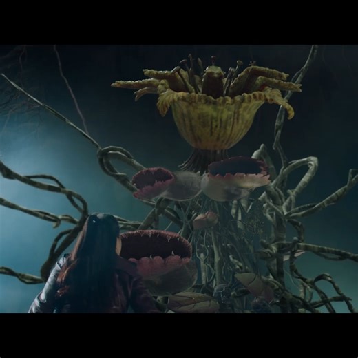 20K views · 150 reactions | A woman broke into the territory of a golden and silver python in search of golden and silver grass 女老板为找金银草，带人闯入金银蟒地盘 影名：巨兽狂蟒 Movie: Giant Python #cdrama #chinesedrama #GiantPython #巨兽狂蟒 #movie #chinesemovie #hotcdrama #ancient #love #lovestory #fantasy #电影 #古装 #玄幻 | 奇幻剧透社 Fantasy Drama Club | Facebook