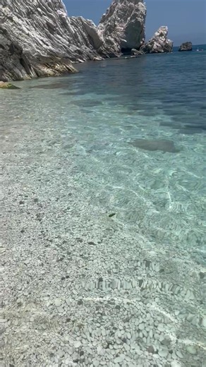 Spiaggia delle Due Sorelle Riviera del Conero: guida pratica