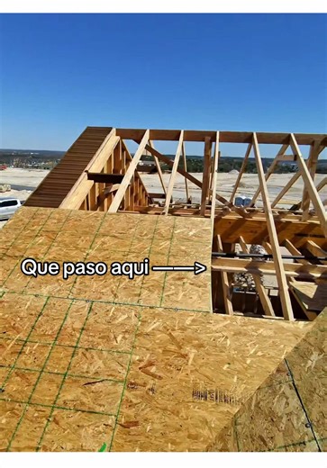 Serrucho, martillo, clavos y cinta métrica (y el patron en Mexico) #viral #construction #roofing