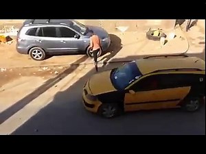 Caméra cachée voleur au Sénégal trés drole