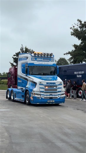 BM Transport McKee WR Truck Style: Jennings & Harry McCrory