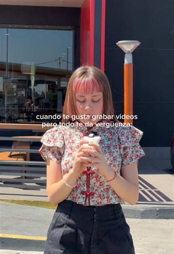 Humor y Vergüenza en Chile: Una Chiava contra el Mundo