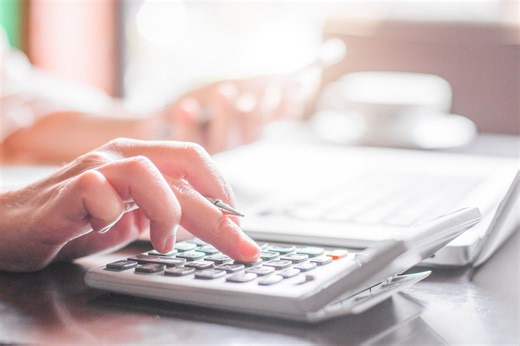 Understanding Discount Bonds: Definition, YTM, and Key Risks