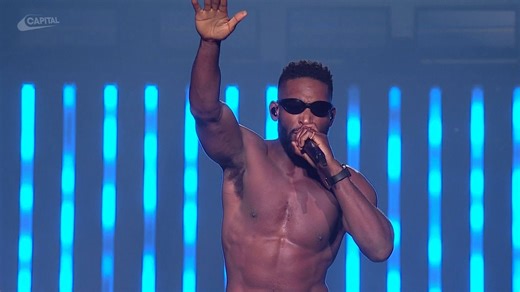 【猴姆独家】英国人气男星Tinie Tempah做客英国Jingle Bell Ball音乐节表演超清全场大首播！