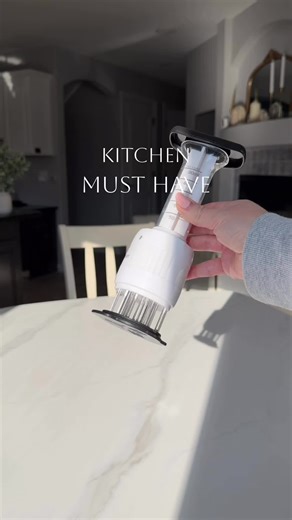 Essential Kitchen Gadgets for Meal Prep and Cooking Hacks