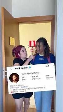 Would you dye your hair pink for 3 thousand reais?🩷👀 #emillyvickof ib original- @emillyvickof