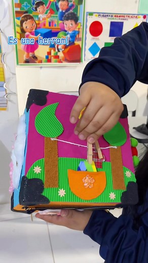 ✨ Colores, texturas y movimiento 🎲 ¡El Cubo Sensorial despierta el aprendizaje jugando! 🌟 A través de sus colores, texturas y sonidos, estimula los sentidos, mejora la motricidad fina y despierta la curiosidad de los pequeños. #cubosensorial #desarrolloinfantil #PedagogicoAmerica #juegodidactico #MaterialEducativo | Pedagógico América - ISPA