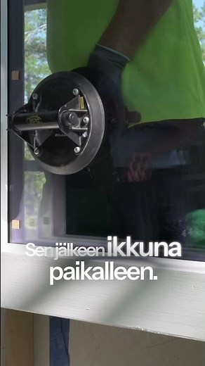 Kiinteiden ikkunoiden asennus 🙂 #timpuriltatalo #mökkilappiin