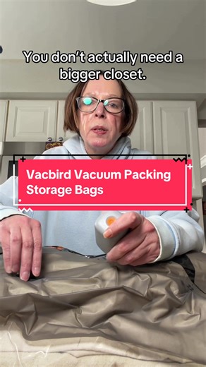 If you’re running out of closet space or struggling to pack for trips, the Vacbird Vacuum Packing Storage Bags are the ultimate space-saving solution. These space saver bags use vacuum compression packing to shrink bulky items like bedding, blankets, and seasonal clothes in seconds. The included wireless vacuum pump makes the process quick and effortless, no bulky hose or home vacuum required. Perfect as a travel hack, they help you fit more into your suitcase while keeping everything organized 