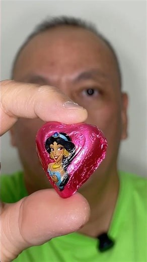 👂ASMR DISNEY PRINCESS JASMINE VALENTINE HEART MILK CHOCOLATE CANDY EATING SOUNDS👂#shorts #asmr