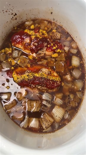 Coke crockpot chicken proves simple ingredients can taste gourmet