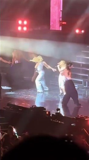 LÉA AND MÉLISSA ARE AN IN DUO...😱