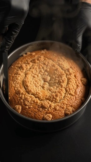 Golden Banana Coffee Cake with Crumb Topping 🍌☕ | Easy Recipe