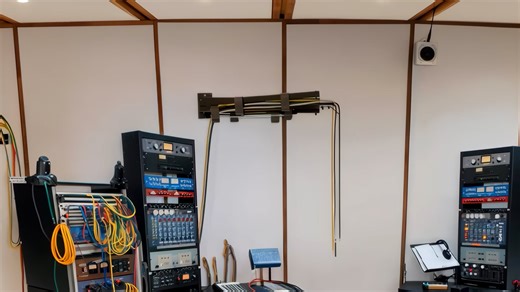 EV Hover Sound Studio & Kitchen