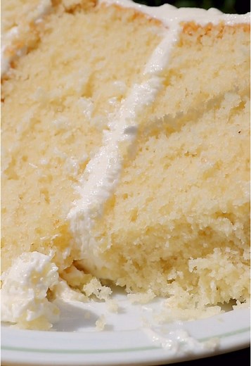 Classic Vanilla Cake Recipe for Delicious Desserts