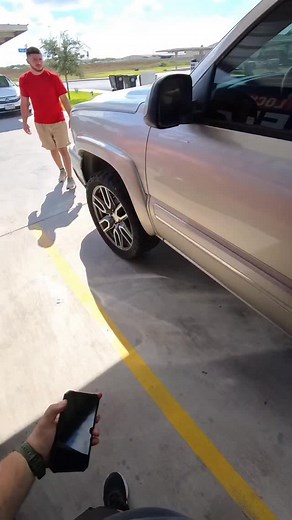 4.4K views · 2.5K reactions | Apartment Lockout #locksmith #pov #rgv #cerrajero #lockpicking #rgv956 | Locksmith Heroes | Facebook