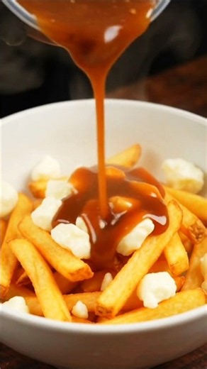 Canadian Poutine 🇨🇦🍟 This Gravy & Cheese Combo Is INSANE!