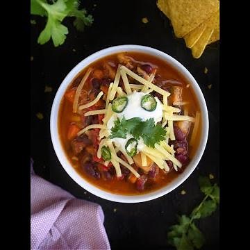 Easy Vegetarian Chili | Vegan Chili