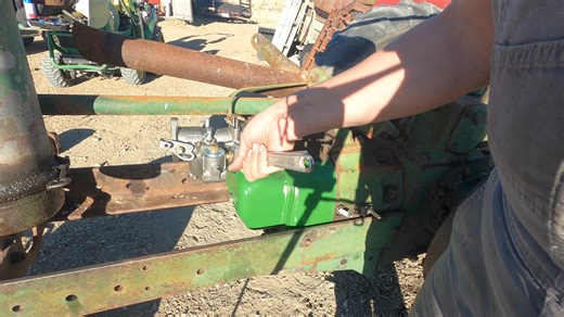 John Deere B with Stuck Engine gets Revived | Tractor Hoarders