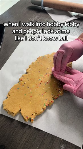 I know ball.every single time #cakepops #treatmaking #fancypopsbakery #ball