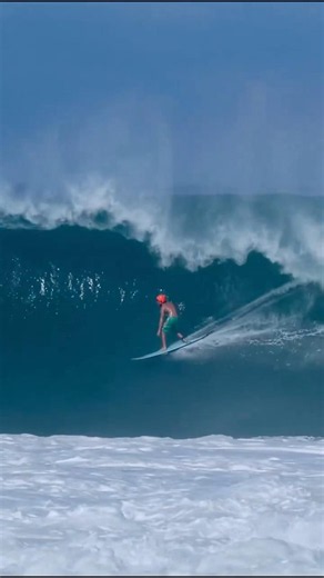 KALAMA STRATTON TAKES ON AN INCREDIBLE TUBE | TALENT AND COURAGE TO THE LIMIT