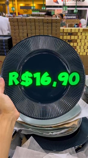 Mega Vestcasa Marginal on Instagram: "🚨ESTÁ ACABANDO! OFERTAS DE PRATOS! Prato oval sortido por apenas R$6,90 cada para sócios do clube vestcasa. 💚 Bowl de cerâmica retangular por apenas R$6,90 cada para sócios do clube vestcasa. 💚 Prato fundo Star por apenas R$3,99 cada para sócios do clube vestcasa. 💚 Prato raso de porcelana Moderna 19cm por apenas R$15,00 cada para sócios do clube vestcasa. 💚 Prato fundo de porcelana Moderna 20cm por apenas R$15,00 cada para sócios do clube vestcasa. 💚