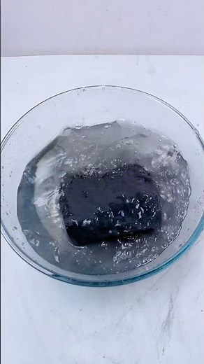 ASMR DIG A MYSTERY FUFUSQUISHY ICE CUBE KIT!!