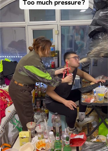 When you are about to collapse, it means that the pressure is about to end! Instead of being anxious, it is better to work hard, maintain enthusiasm, and keep moving forward. #pressure #cleaningvideo # cleantok # JSG brand cleaning up oil pollution