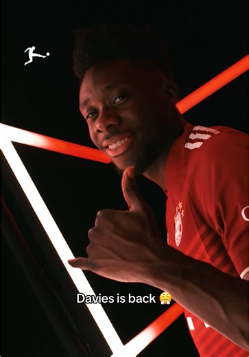 Alphonso Davies Returns to Bundesliga Action