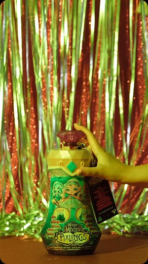 Sihirli İksirler, Büyüleyici Pixlings! Magic Mixies’in büyülü dünyasından çocuklarınıza yepyeni bir macera sunuyoruz: Magic Mixies Pixlings! Küçük büyücüler, kendi özel iksirlerini hazırlayıp, sihirli malzemelerle renk değiştiren sıvıyı karıştırarak gizemli Pixling bebeklerini hayata geçirebilirler. #ArmagandırCocukOlmak | Armağan Oyuncak