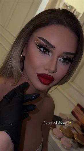 elonagrezdamakeup (@elonagrezdamakeup) - Extra Makeup Tips for Stunning Red Lips
