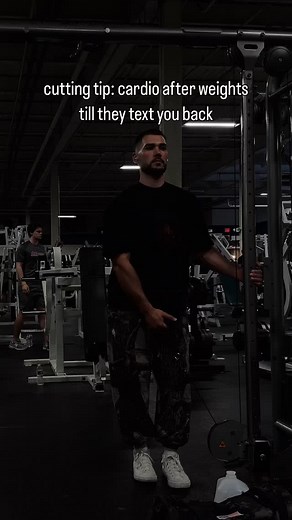 Or until he texts you back ladies. Let’s get shredded. . . . . . . . . . . #gym #explore #explorepage #reels #reelsinstagram #gymrat #gymreels #weightlifting #personaltrainer #gymmotivation #gymshark #gymrelatable #darcsport #wolves #bodybuilding #fitness #workout #real #gymhumor #relatable #gymjokes #relationships #gymcrush Credit🎥: @karch_michael | Jasonobrienfitness