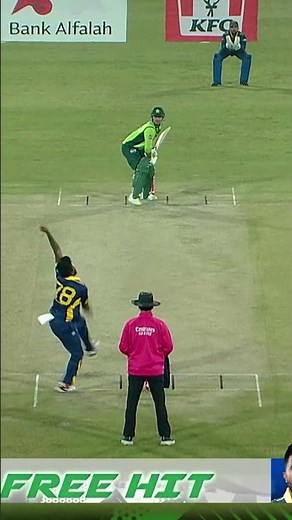 Elegance and power ✨💥Saim opens up with a flurry of boundaries in the Powerplay!