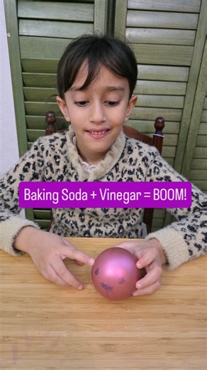 STEM and Art by ⭐Samaira ⭐ on Instagram: "🎈💥 Balloon Baking Soda & Vinegar Explosion Experiment! 💥🎈 Watch this fun and easy science experiment for kids where a simple mix of baking soda and vinegar creates an epic balloon inflation—and a surprising POP! 🤯✨ Perfect for young scientists, parents, and teachers looking for DIY STEM activities, home science experiments, and hands-on learning. 🔬 What you’ll see: ✨ Chemical reaction in action ✨ Gas formation explained ✨ A balloon magically blowin